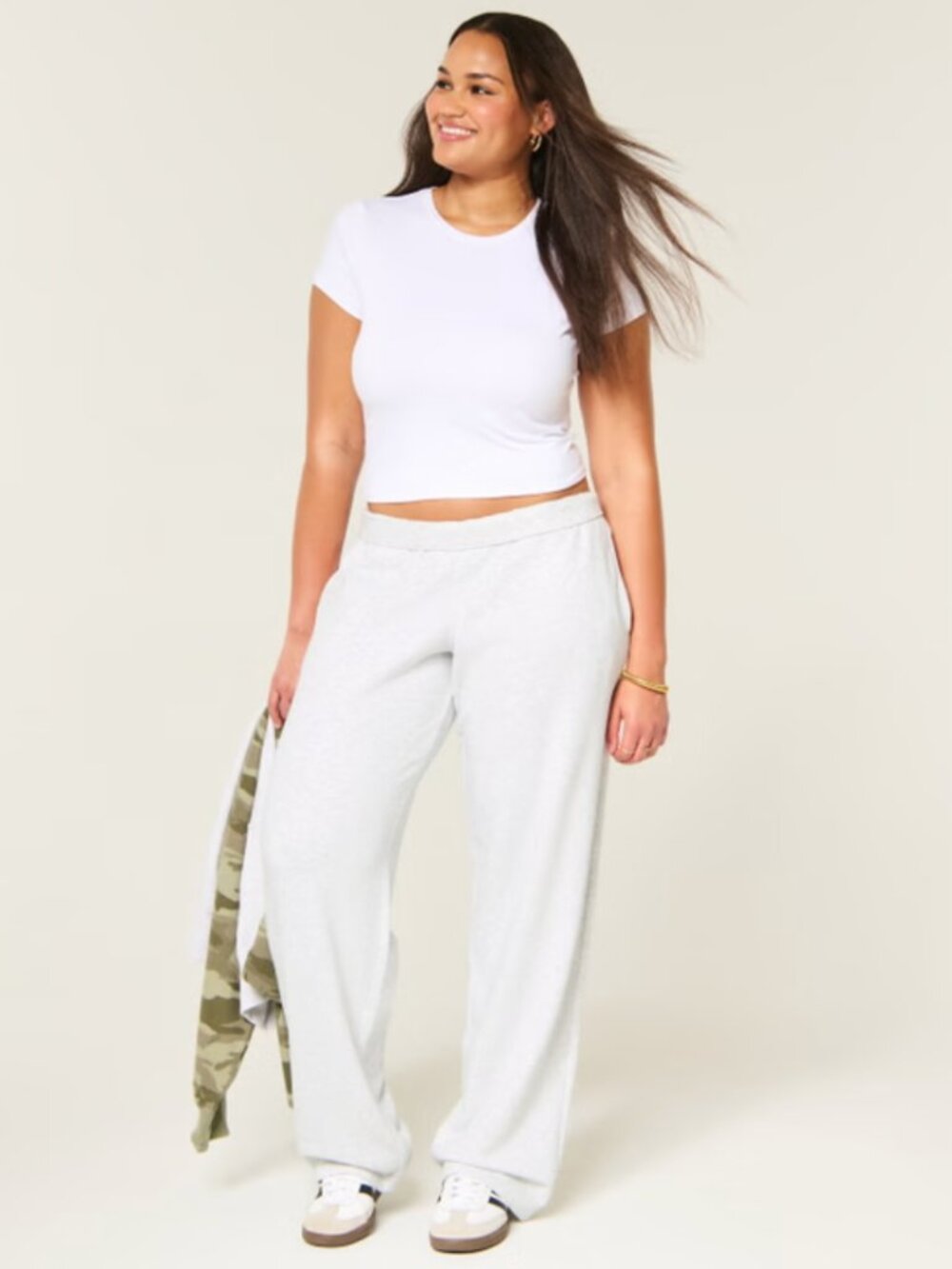 Hollister Grey Wide-Leg Sweatpants – Size S Short